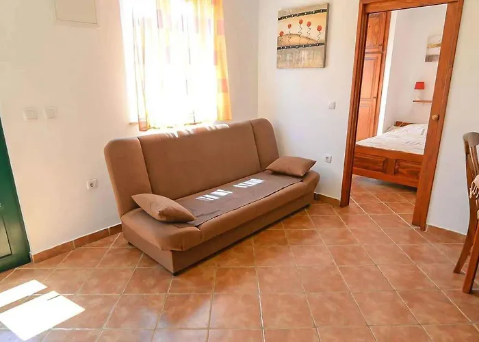 Lägenhet In 14995 *