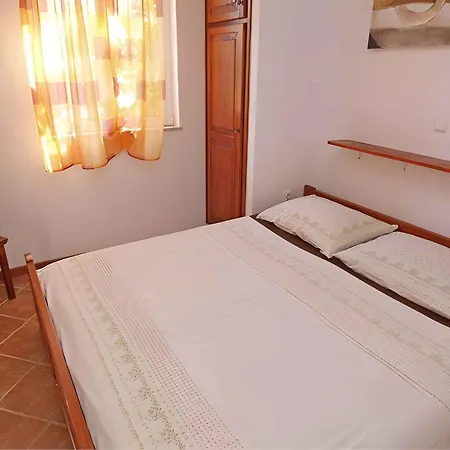 Apartament In 14995