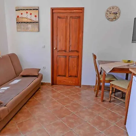Apartament In 14995 Veli Lošinj