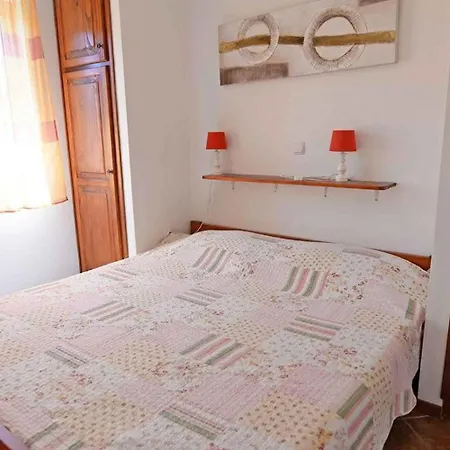 Apartament In 14995